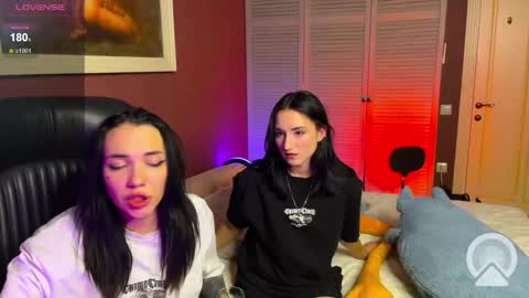 Kris Lilo online show from November 2025 05:34:02 PM