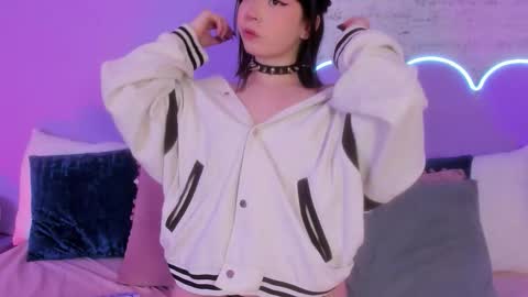 Lilou online show from November 2025 12:26:01 PM