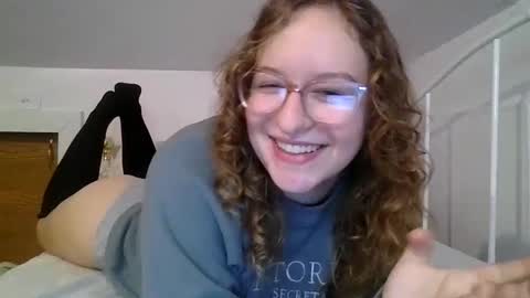 Snapshot of lilpies chatting on December 2024 05:08:01 PM LilPies online show from December 2024 05:08:01 PM