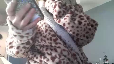 Snapshot of lilsirenluna chatting on March 2026 04:46:01 PM Luna online show from March 2026 04:46:01 PM