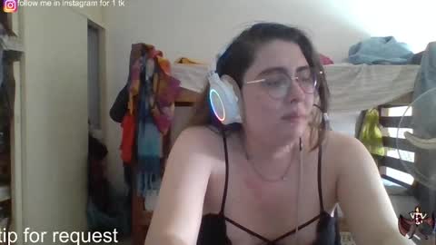 Snapshot of lilsuccubusvicky chatting on January 2025 06:10:02 PM lilsuccubusvicky online show from January 2025 06:10:02 PM