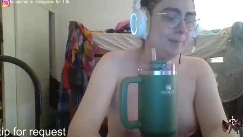 Snapshot of lilsuccubusvicky chatting on January 2025 05:39:01 PM lilsuccubusvicky online show from January 2025 05:39:01 PM