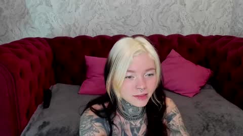 Snapshot of lilu_kayden chatting on January 2025 04:33:01 PM Little slave Kayden online show from January 2025 04:33:01 PM