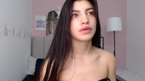 Snapshot of lily__10 chatting on June 2026 04:31:01 PM Lily online show from June 2026 04:31:01 PM