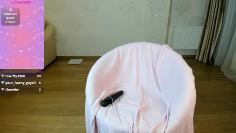 Snapshot of lily__love chatting on December 2024 04:23:01 PM LILY online show from December 2024 04:23:01 PM