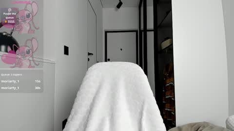 Snapshot of lily__love chatting on March 2025 08:34:01 PM LILY online show from March 2025 08:34:01 PM