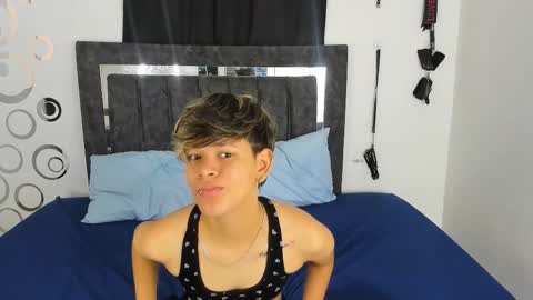 Lily and Lina online show from November 2025 12:05:02 PM