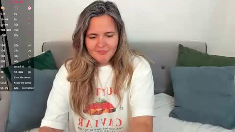 Snapshot of lily_bel chatting on July 2026 03:23:01 AM Lily online show from July 2026 03:23:01 AM