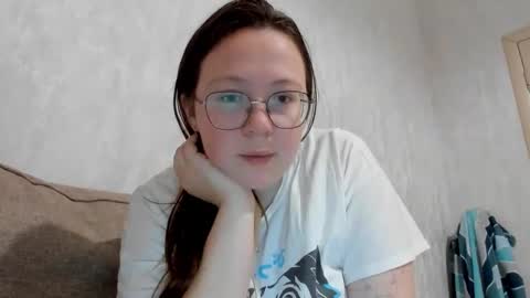 Lily Chays online show from October 2025 07:36:01 PM