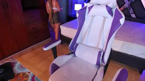 Snapshot of lily_cuteboobs chatting on October 2025 01:28:01 PM LILIANA online show from October 2025 01:28:01 PM