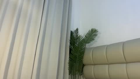 Snapshot of lily_kaye chatting on June 2026 07:25:02 AM rika online show from June 2026 07:25:02 AM