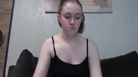 lily_love_x online show from September 2025 12:27:01 AM