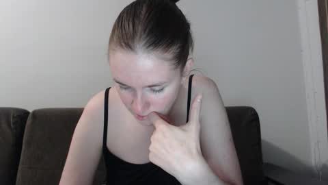 lily_love_x online show from October 2025 11:23:01 PM