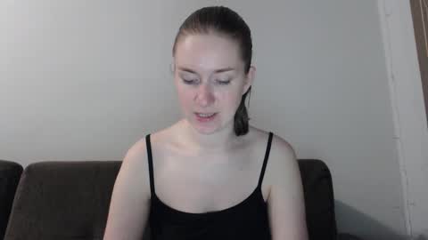 lily_love_x online show from October 2025 09:48:02 PM