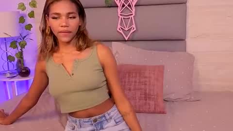 Lily Miiller online show from November 2025 11:26:02 PM