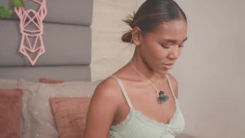 Lily Miiller online show from November 2025 08:16:01 PM