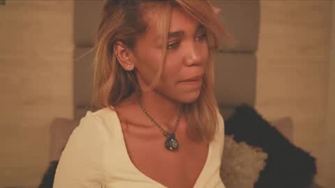 Snapshot of lily_miiller chatting on February 2026 09:19:01 PM Lily Miiller online show from February 2026 09:19:01 PM