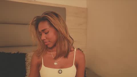 Snapshot of lily_miiller chatting on February 2026 09:33:01 PM Lily Miiller online show from February 2026 09:33:01 PM