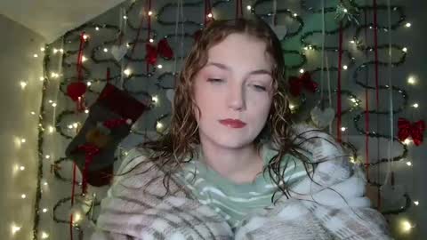 small lily online show from December 2025 06:05:02 PM