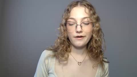 small lily online show from March 2026 01:17:02 PM