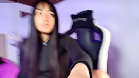 lily_waist online show from September 2025 11:04:02 AM