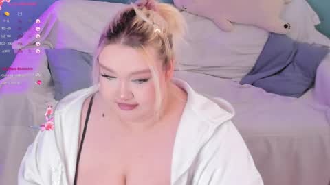 Lily online show from February 2025 09:39:02 AM