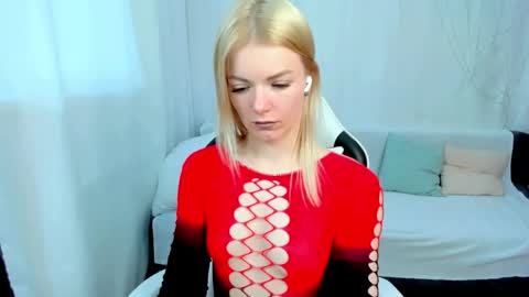lilydavisss online show from April 2026 03:55:01 AM