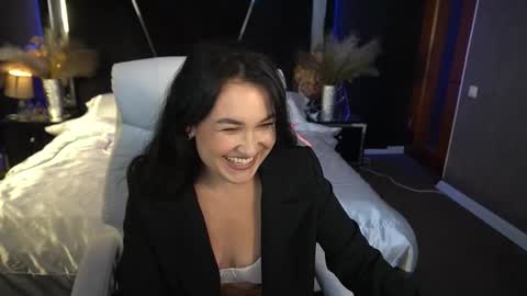 Lily online show from November 2025 02:50:02 PM