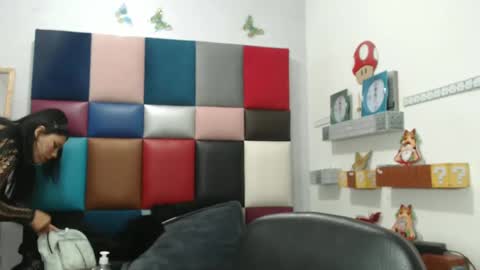 lilyjamesx online show from January 2025 02:49:01 PM