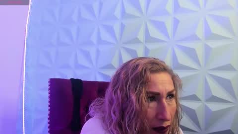 Lily Queen online show from September 2025 12:16:01 PM