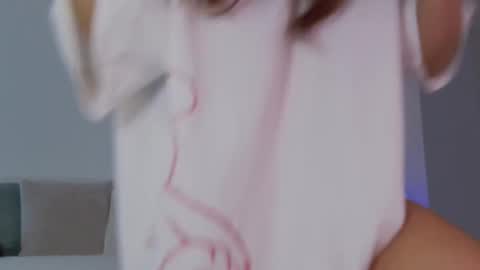 Lily online show from October 2025 10:49:02 AM