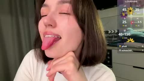 Snapshot of lilysollar chatting on June 2026 06:52:01 PM Lily online show from June 2026 06:52:01 PM