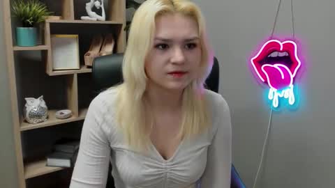 Lily online show from March 2026 06:58:01 AM