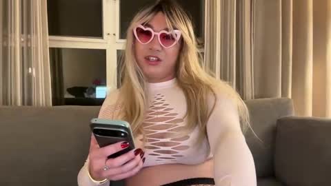 lilyxoxoxo online show from February 2026 05:44:01 AM