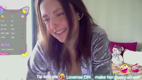 Snapshot of lilyxsky chatting on April 2026 10:31:01 AM LilyXSky online show from April 2026 10:31:01 AM