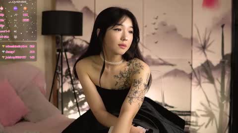 Lin Use menu to play with me  online show from March 2025 06:11:02 PM