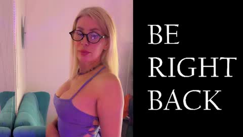 Snapshot of lina_bennet chatting on June 2026 03:25:01 AM lina_bennet online show from June 2026 03:25:01 AM