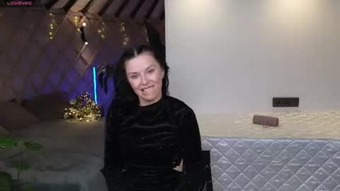 lina_flore online show from June 2026 09:17:01 PM