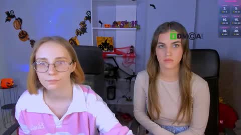 lina_fox12 online show from October 2025 12:17:02 PM