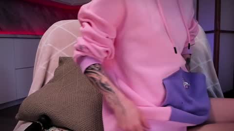 Lina -  online show from December 2024 07:41:01 AM