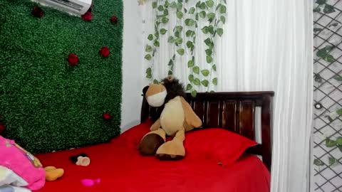 paola online show from December 2024 11:41:02 PM