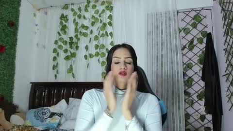 paola online show from March 2025 01:25:02 AM