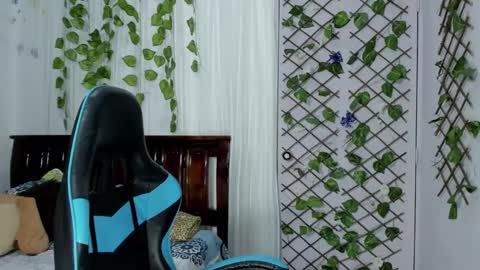 paola online show from March 2025 11:06:01 PM