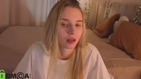 Snapshot of lina_reeds chatting on July 2026 01:12:01 AM LINA online show from July 2026 01:12:01 AM