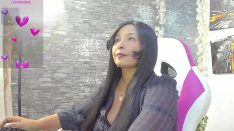 LINA SANCHEZ online show from May 2026 01:40:01 PM