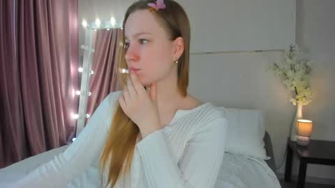 Snapshot of lina_smilee chatting on May 2026 01:11:01 AM Lina online show from May 2026 01:11:01 AM