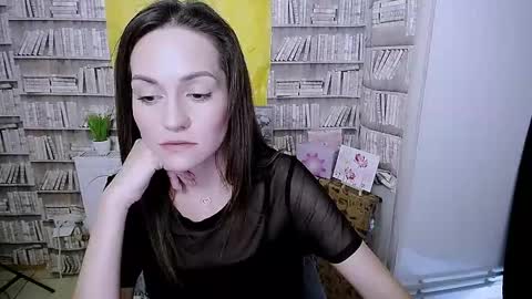 Lina online show from September 2025 09:21:02 AM