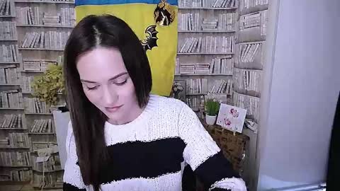 Lina online show from October 2025 09:32:02 AM