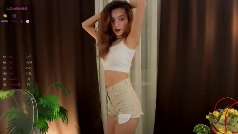 Lina online show from October 2025 05:24:01 PM