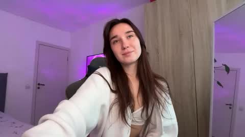 Lina online show from November 2025 07:53:01 AM